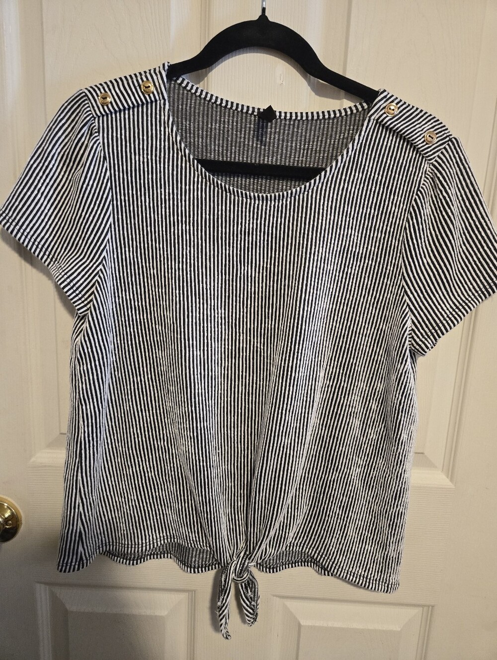 Striped Short-Sleeve Tie-Front Top - Black & White